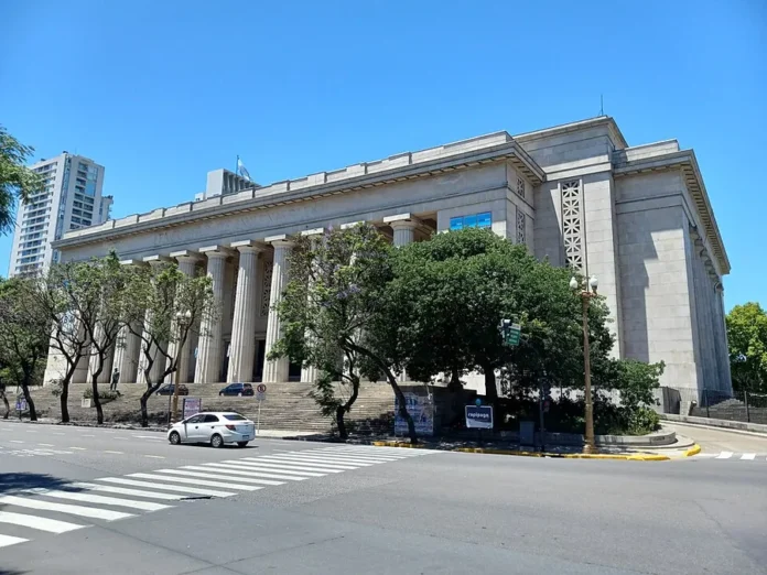 Universidades nacionales en la mira: el presupuesto toca mínimos históricos mientras solo se gradúa 1 de cada 22 estudiantes