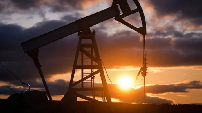 El Brent tocó los USD 126 y luego retrocedió por la tensión sobre Ormuz