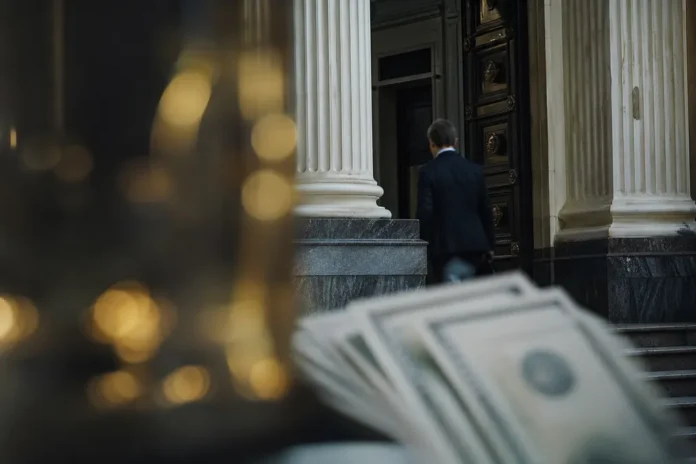 El dólar blue subió y el Banco Central compró USD 136 millones